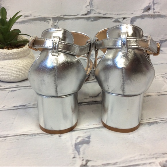 NWOB Nature Breeze Silver Sandals, Size 7.5 - Picture 4 of 7